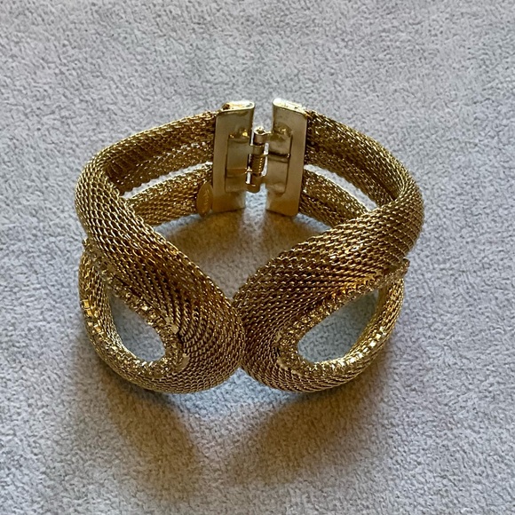 Gold plated cuff bracelets with little sparkle - Picture 1 of 5